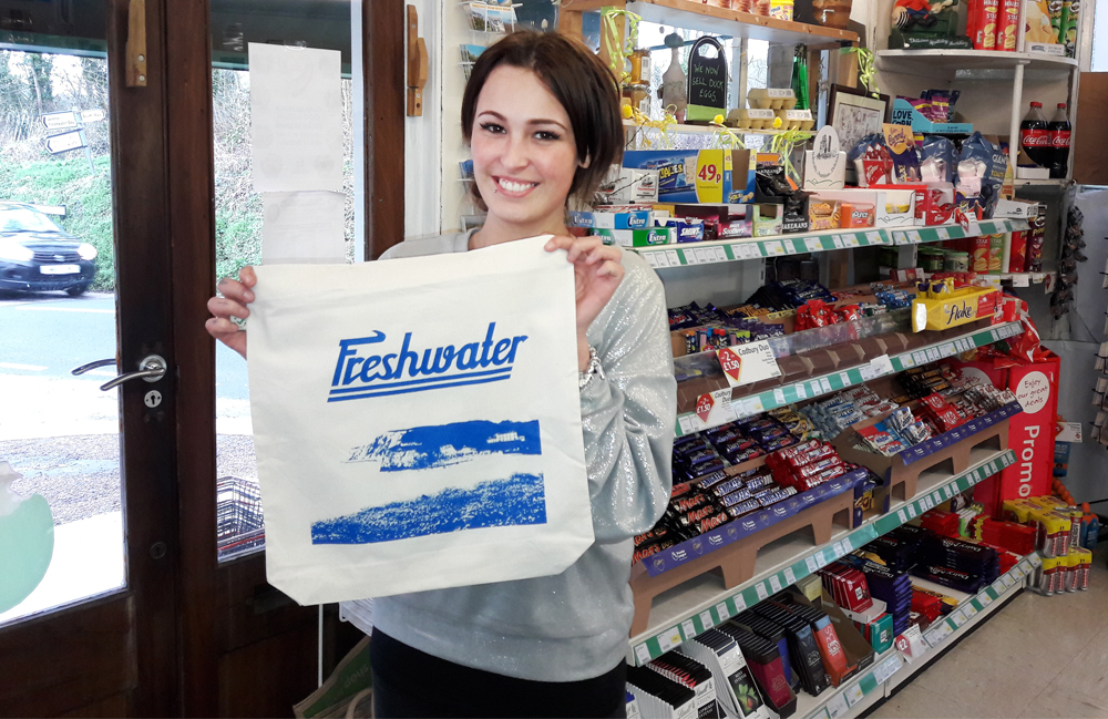FRESHWATER THROWS SUPPORT BEHIND PLASTIC FREE MOVEMENT