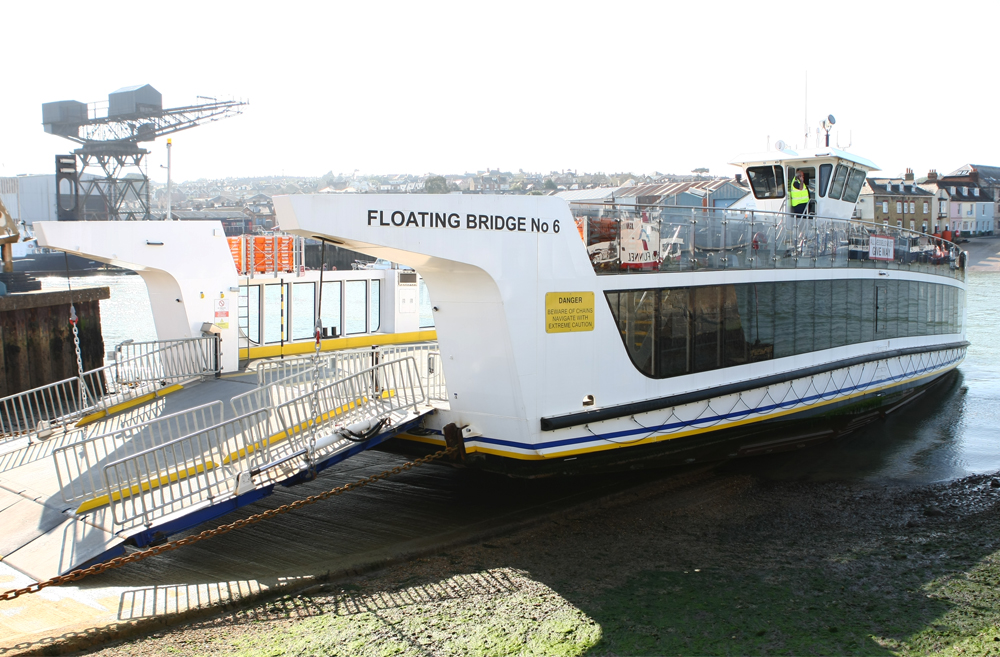 FLOATING BRIDGE SUSPENDED AFTER RUNNING AGROUND