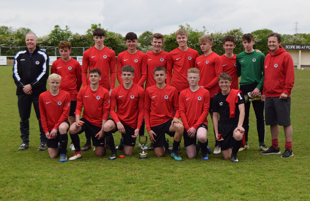 BRADING YOUTH SIDE WIN MID SOLENT CHALLENGE CUP
