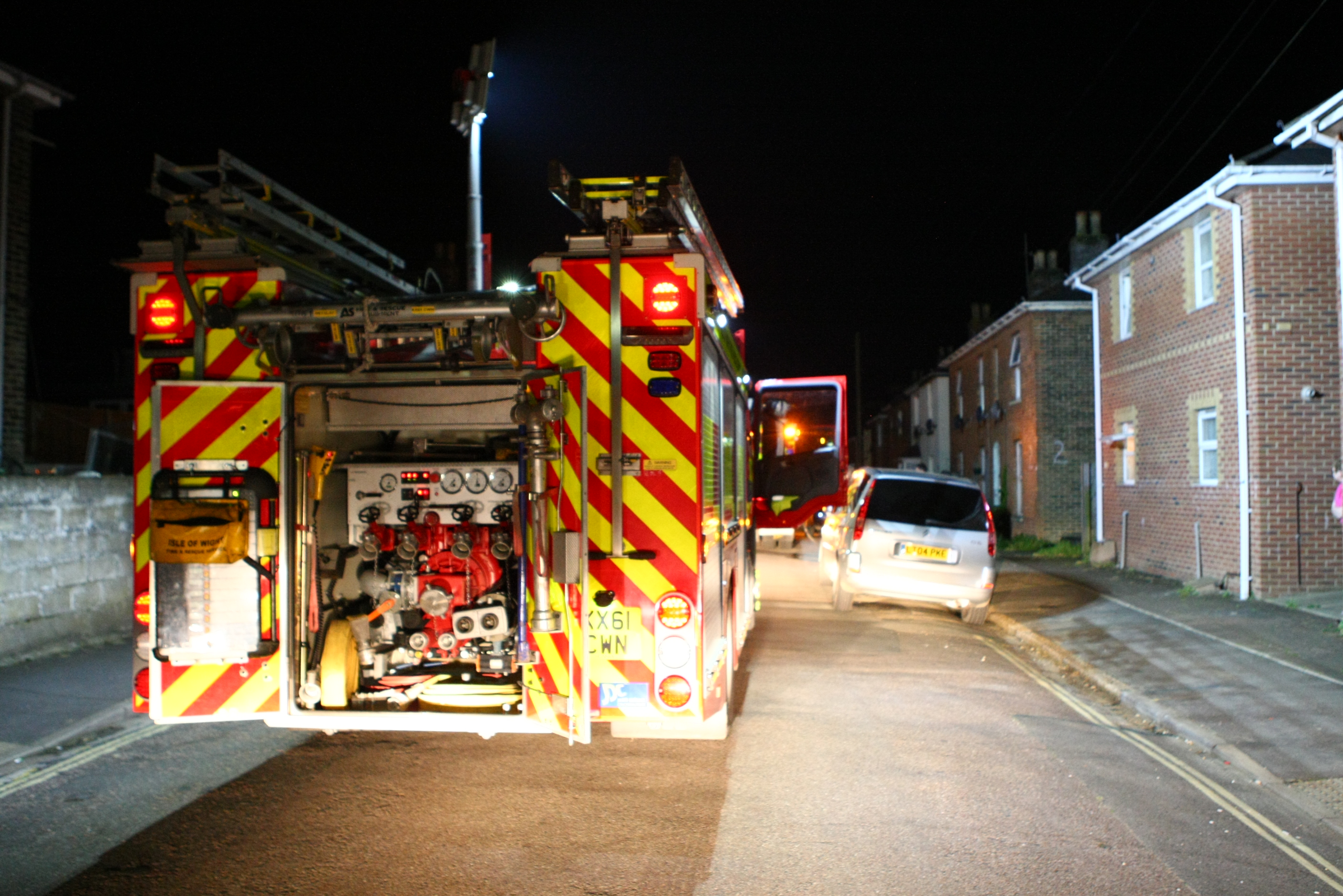 OVEN FIRE BREAKS OUT AT FIREFIGHTER’S OWN HOME WHILST HE IS ON A SHOUT