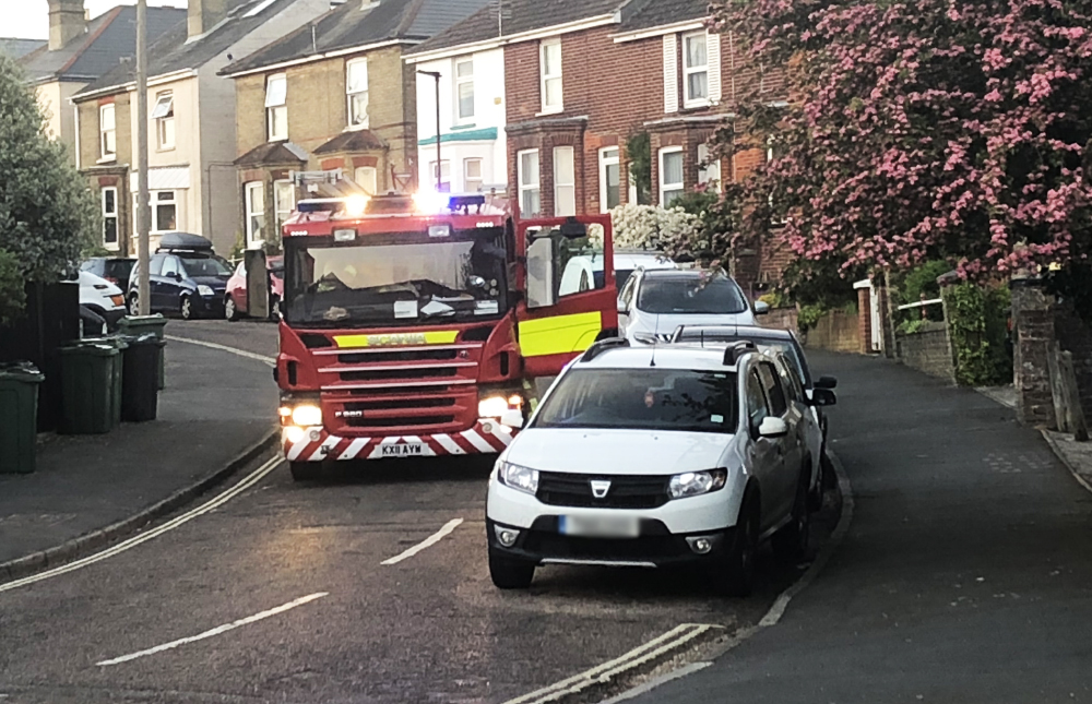 OVEN FIRE TACKLED IN EAST COWES