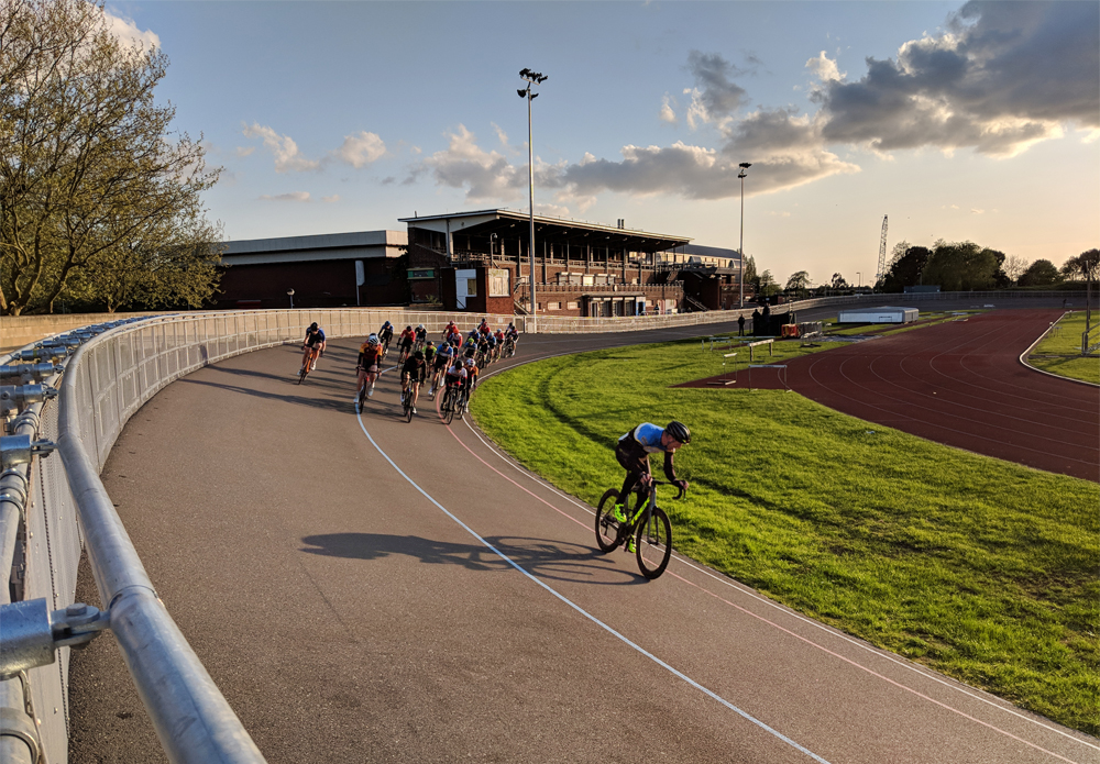 DISASTER AND VICTORY AT PORTSMOUTH FOR WIGHTLINK-WIGHT MOUNTAIN CYCLE RACE TEAM