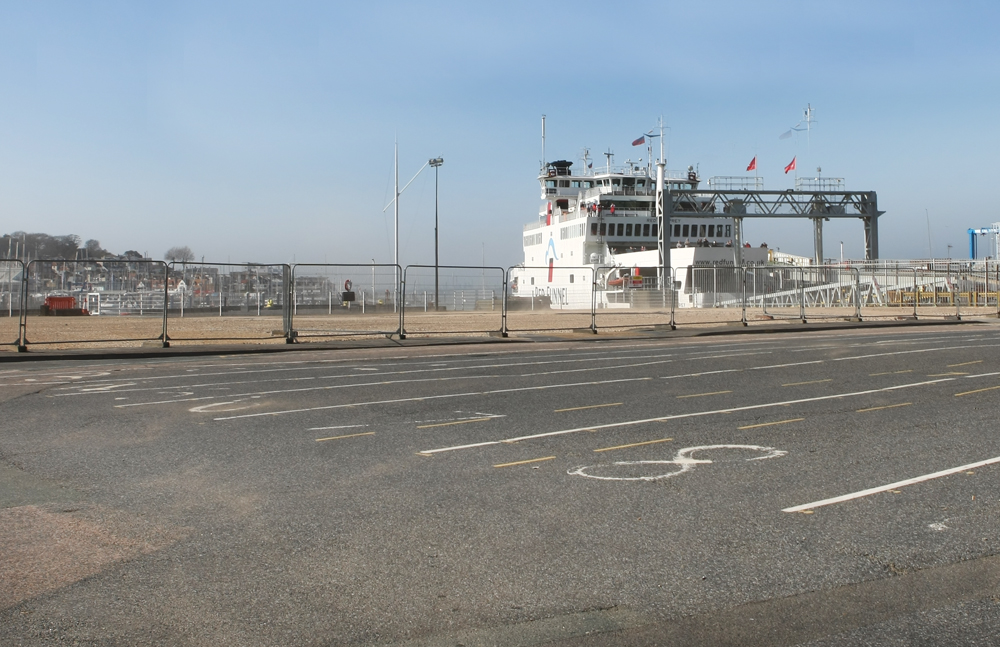 ISLE OF WIGHT FIRM WINS EAST COWES CONTRACT