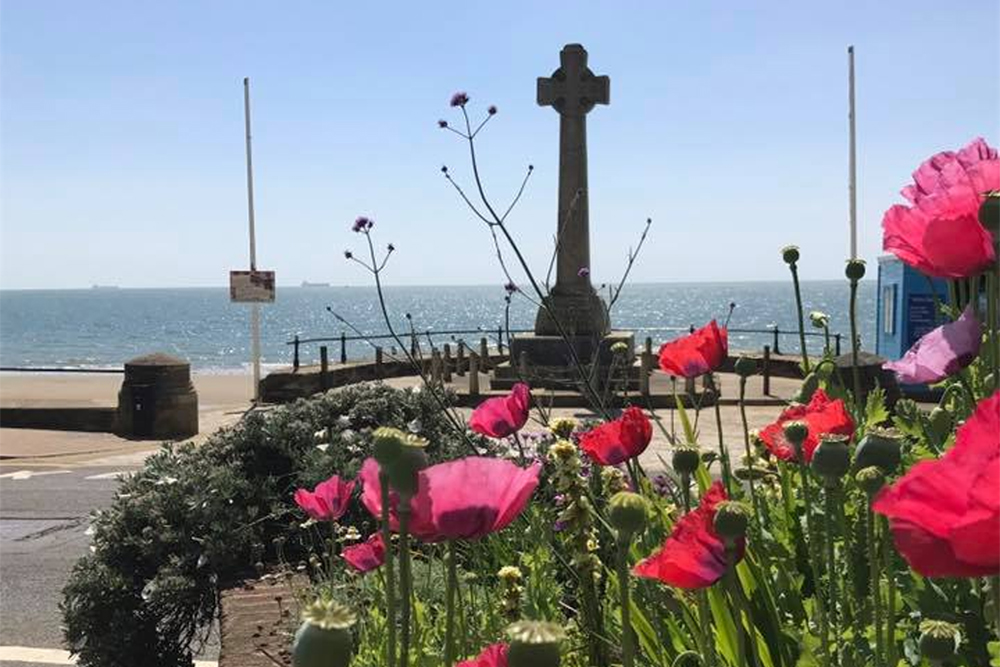 SANDOWN CAN BE BLOOMING MARVELLOUS