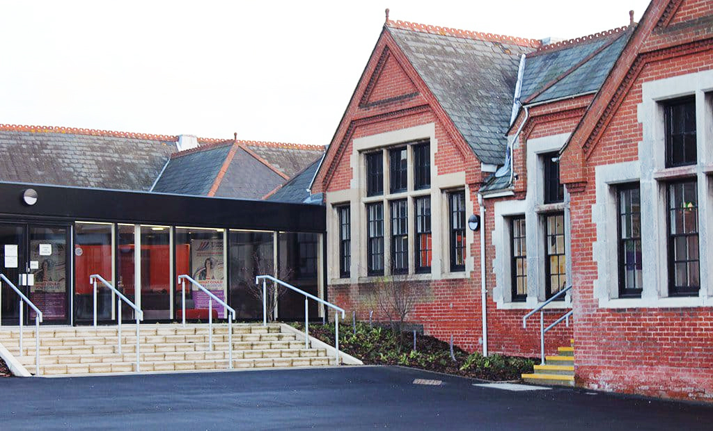 NATIONAL EDUCATION UNION LENDS SUPPORT FOR STUDIO SCHOOL CAMPAIGN