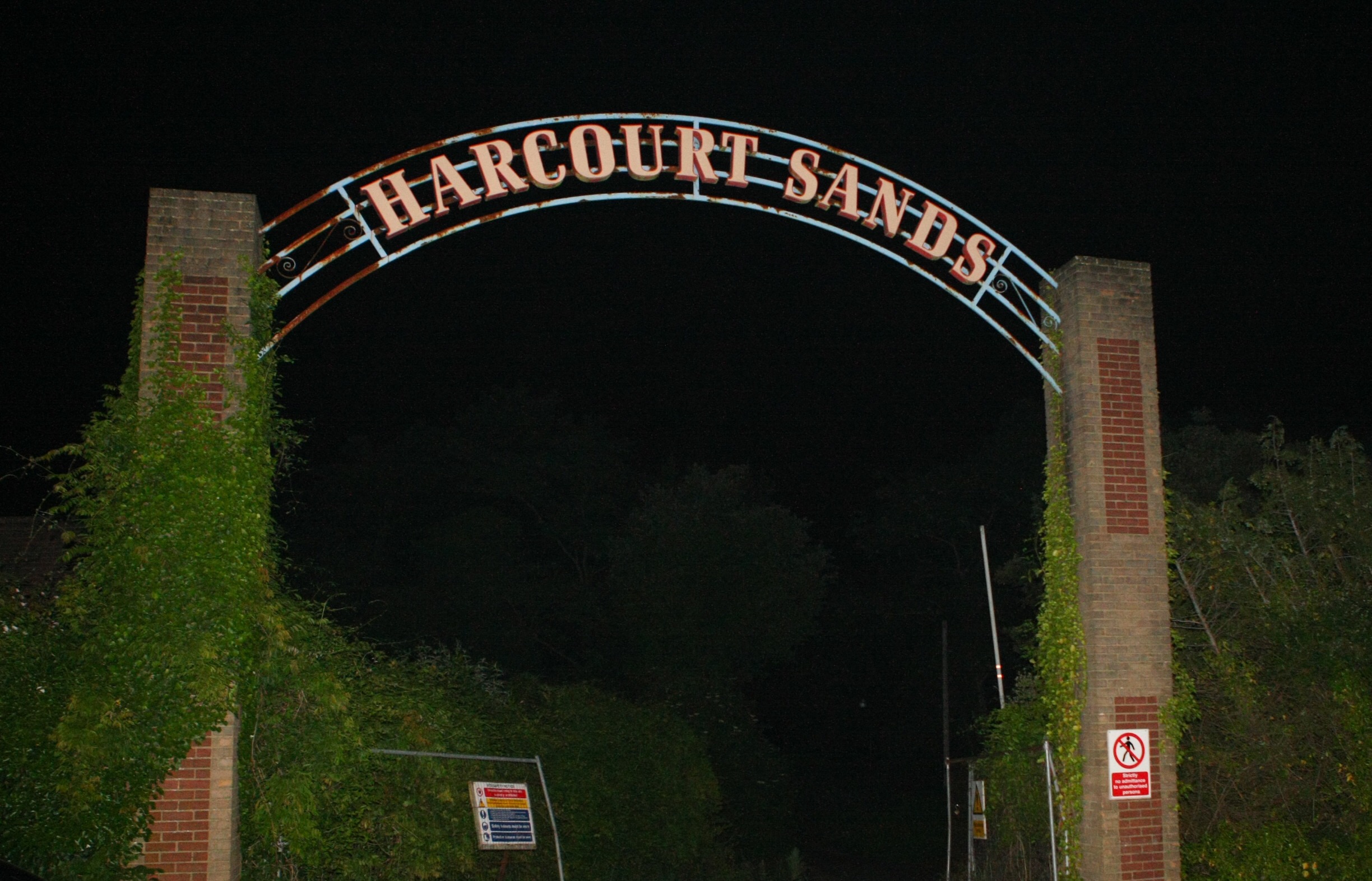 FIRE BREAKS OUT AT DERELICT HARCOURT SANDS