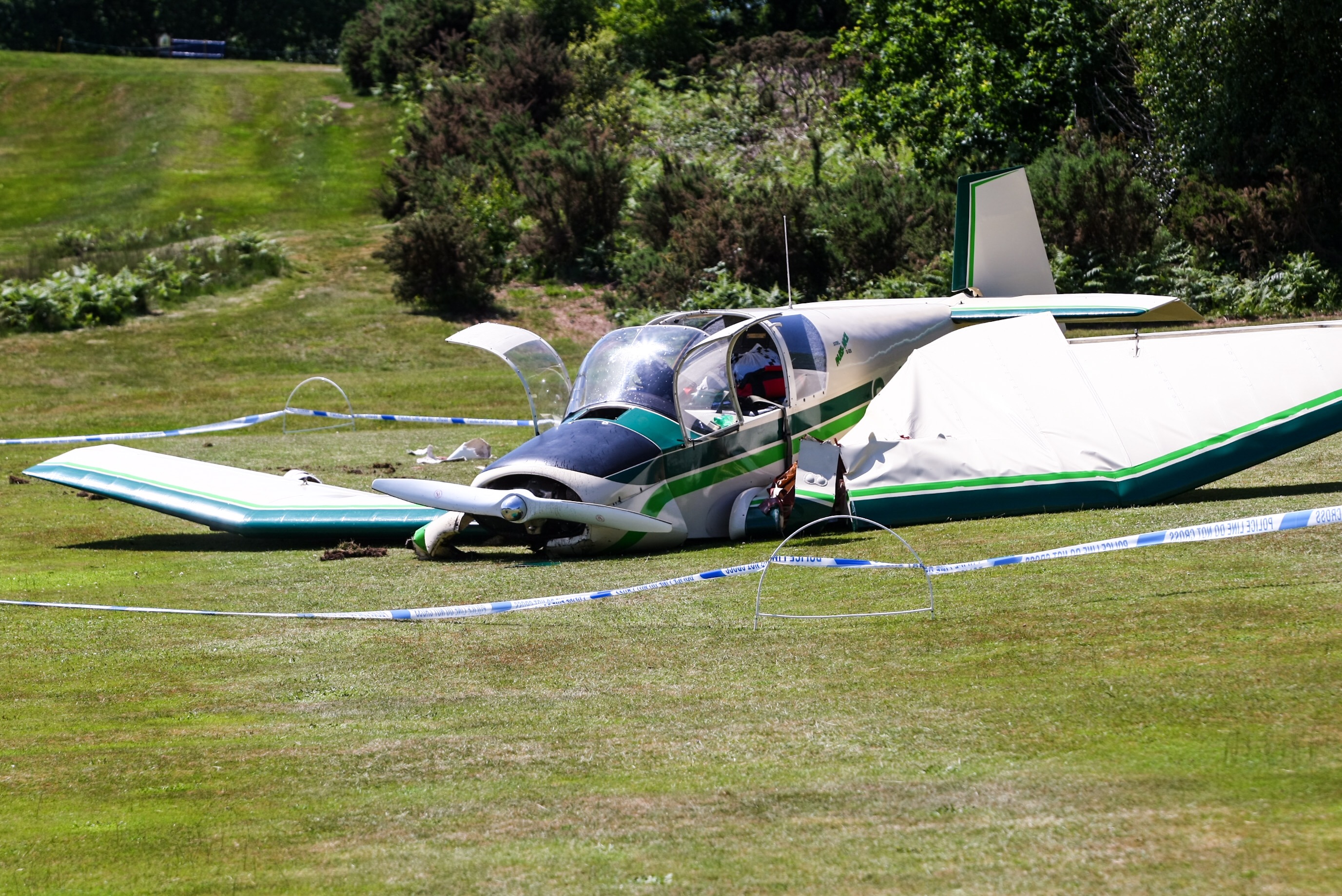PLANE CRASH LANDS AT SANDOWN GOLF CLUB