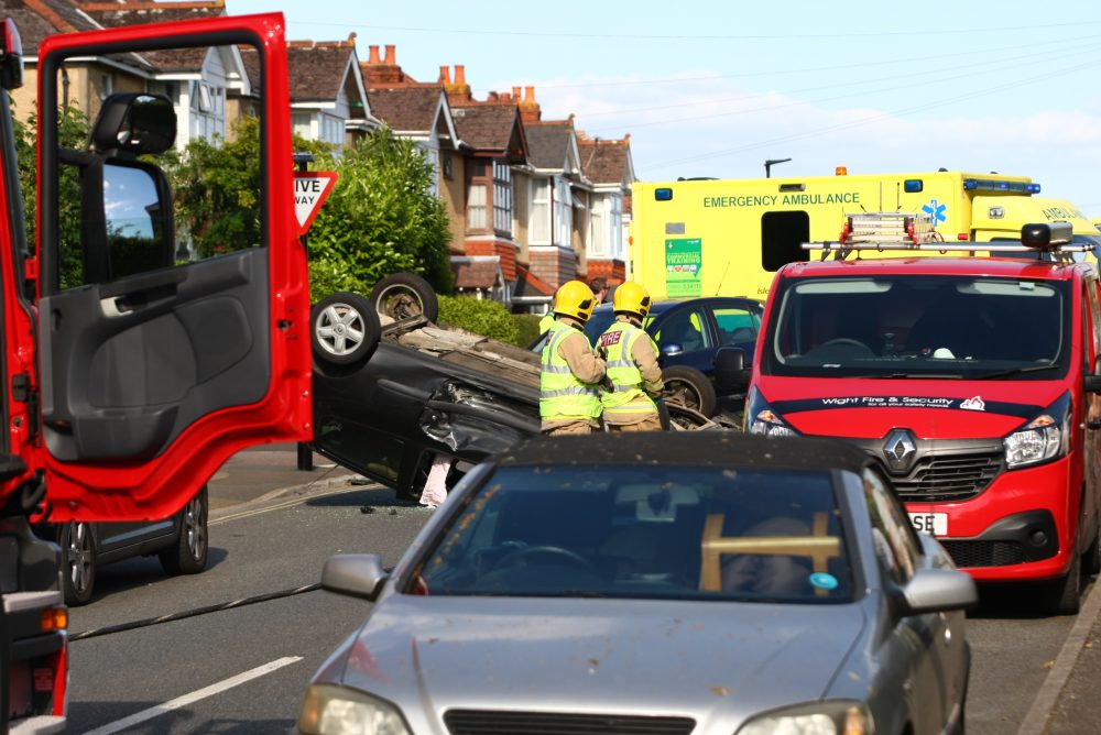 CLIO ON ROOF AFTER 2-CAR CRASH IN RYDE - Isle of Wight News - Island Echo