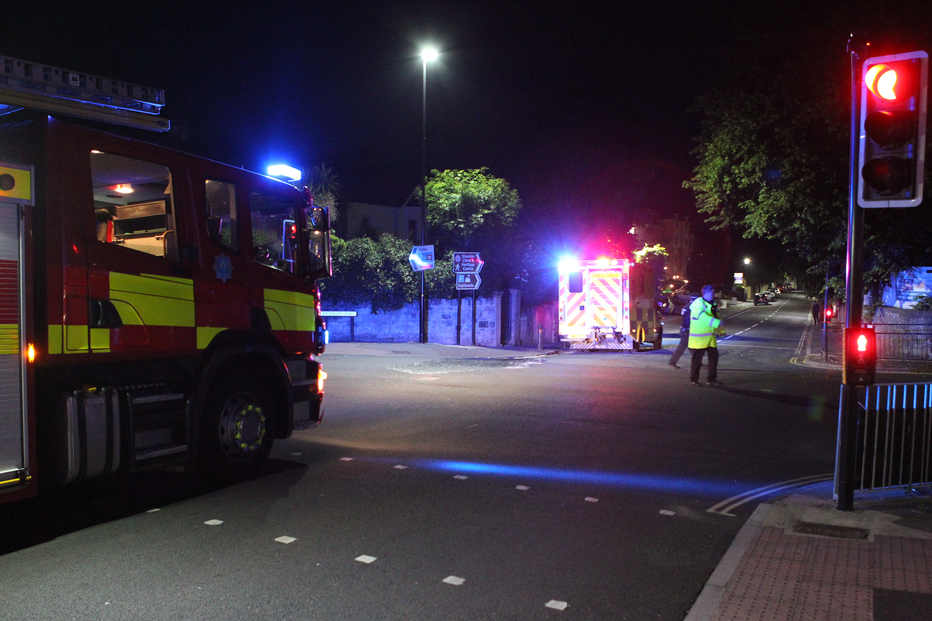 2 CARS INVOLVED IN CRASH AT SHANKLIN CROSSROADS