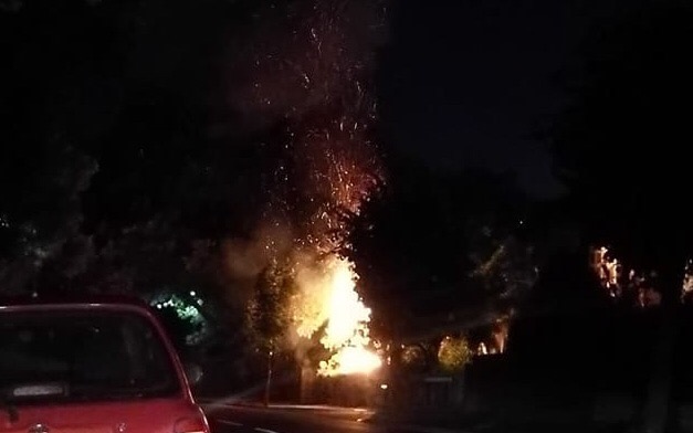 FRONT GARDEN BLAZE TACKLED IN EAST COWES
