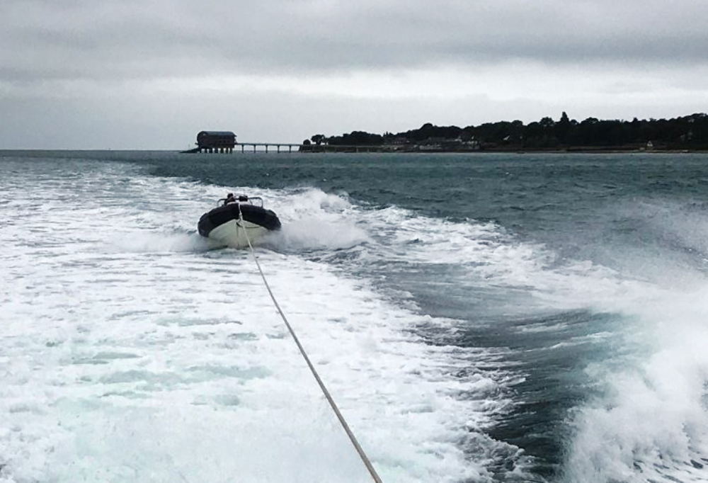 BROKEN DOWN RIB TOWED TO BEMBRIDGE HARBOUR