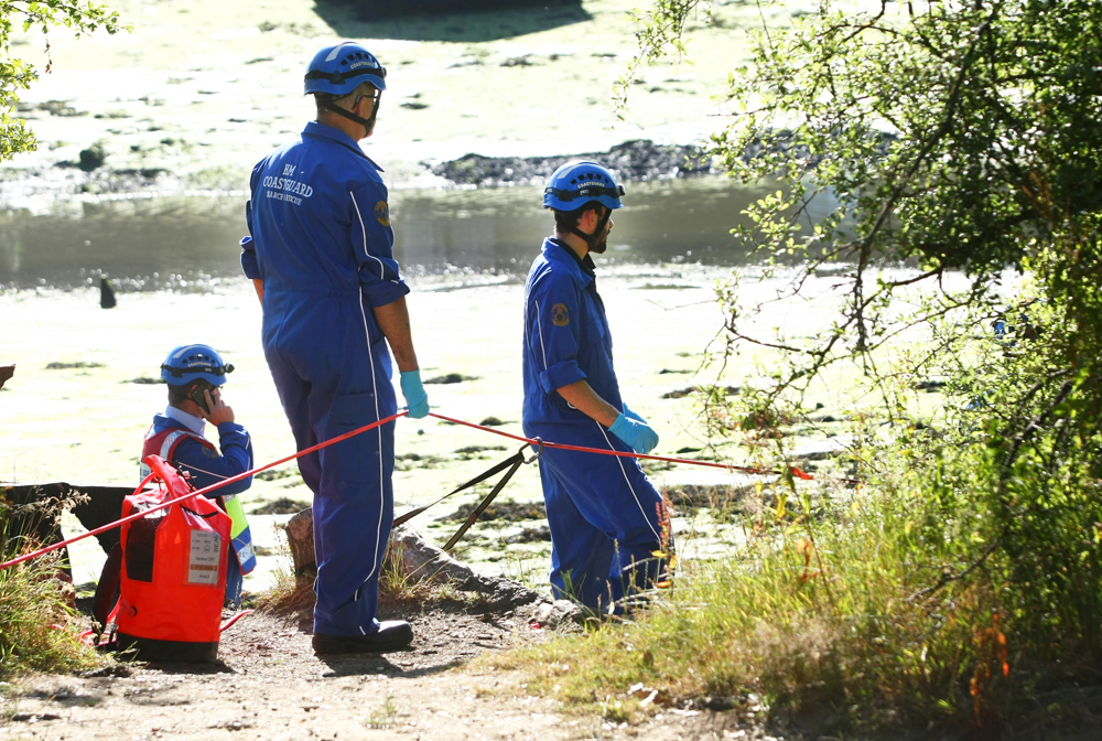 MUD RESCUE ON THE RIVER MEDINA