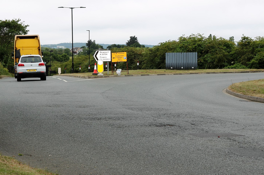 OVERNIGHT WORKS TO IMPROVE RACECOURSE ROUNDABOUT