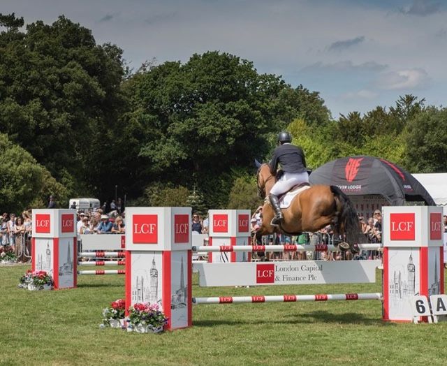 CROWDS ENJOY A CRACKING FIRST DAY AT OSBORNE HORSE TRIALS