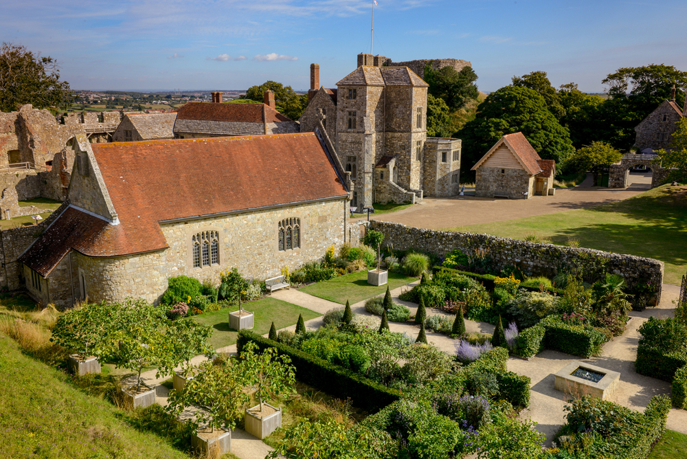 JOIN ENGLISH HERITAGE FOR A SPECIAL SANDCASTLE BUILDING WEEKEND AT CARISBROOKE
