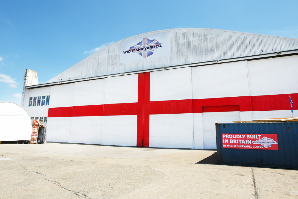ISLE OF WIGHT FLIES WORLD’S LARGEST ENGLAND FLAG FOR ALL TO SEE