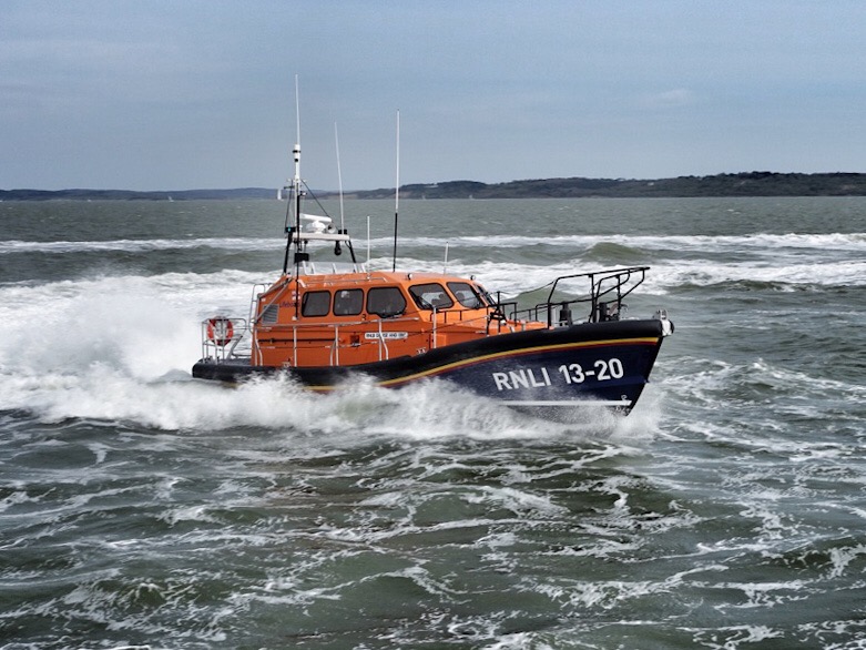 SELSEY LIFEBOAT TASKED TO AID YACHT AGROUND ON RYDE SANDS
