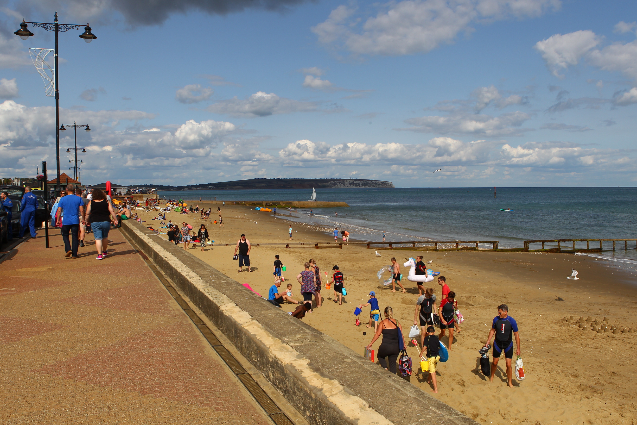 COASTGUARD CALLED TO CHILD IN DISTRESS OFF SHANKLIN SEAFRONT