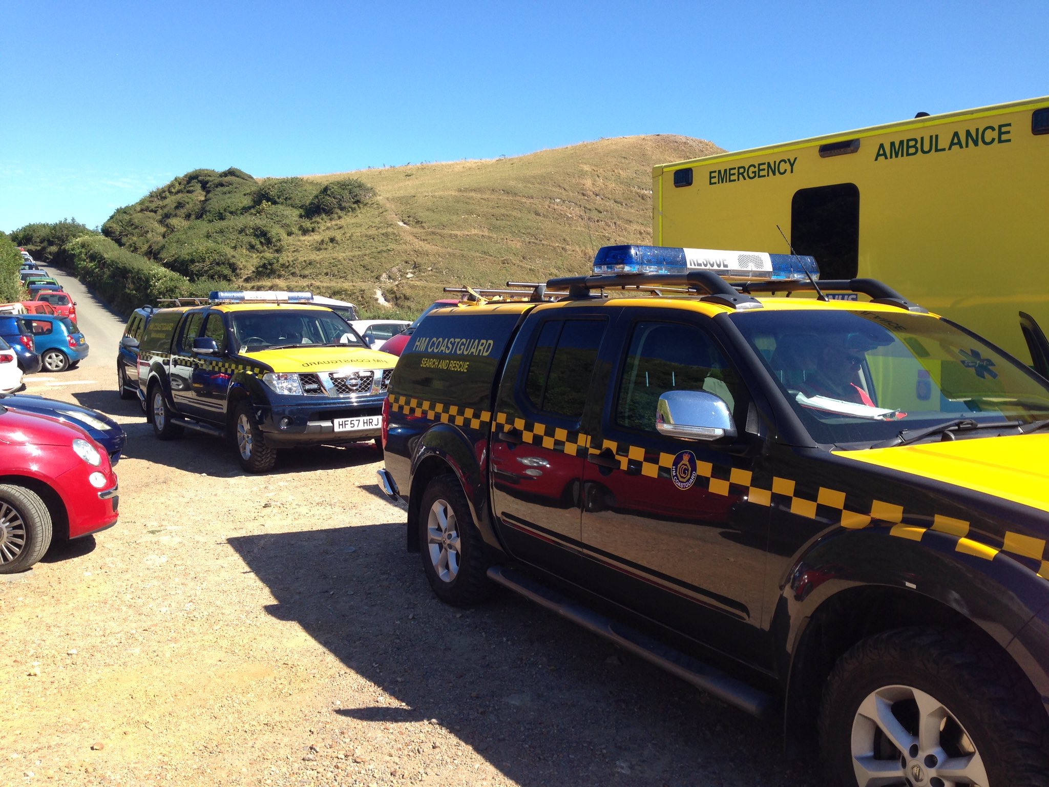 COASTGUARD TEAMS CALLED TO INJURED MAN ON BEACH