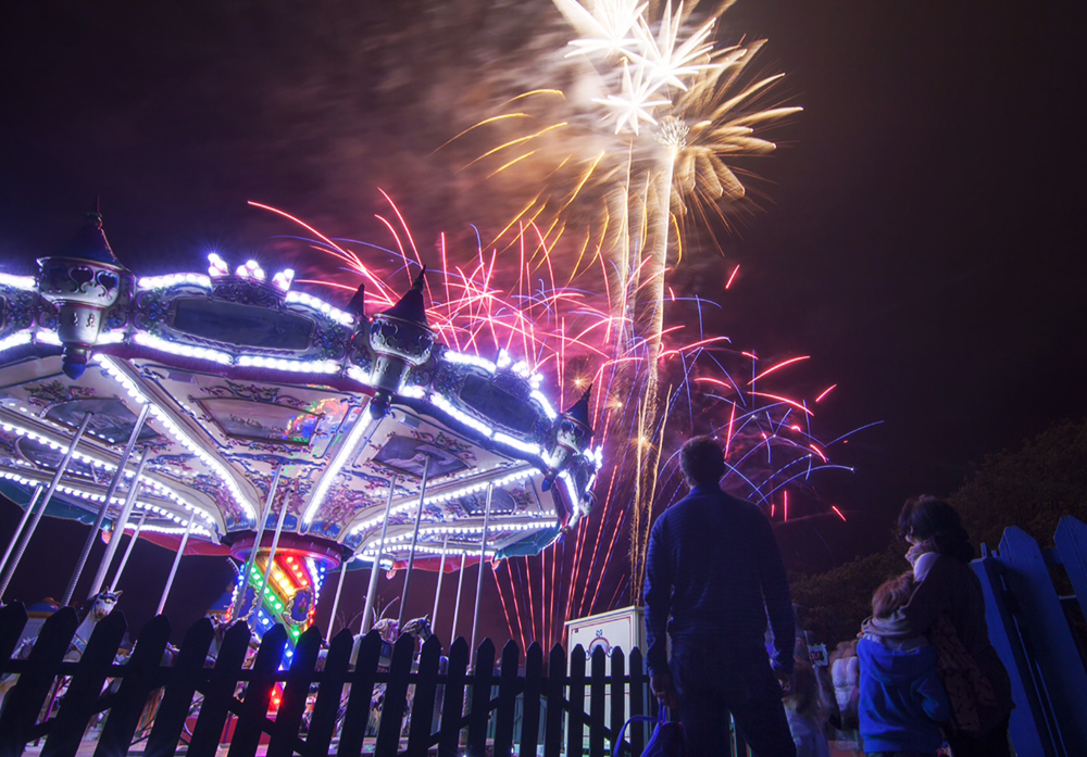 DRONE CAPTURES PYROTECHNIC EXTRAVAGANZA AT THE NEEDLES LANDMARK ATTRACTION