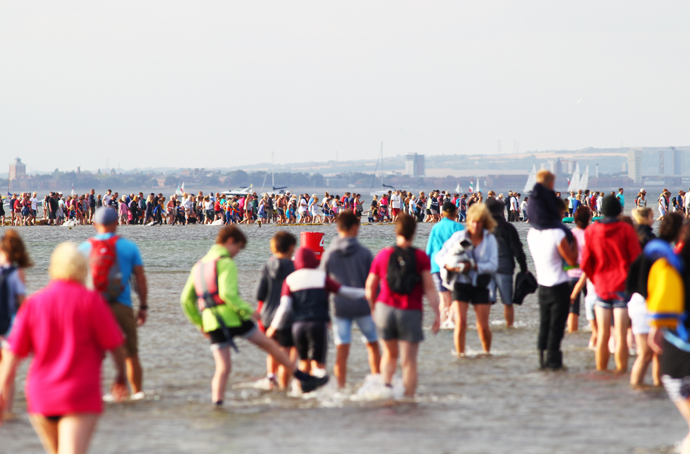 BUMPER NUMBERS ENJOY SUNNY 2018 FORT WALK