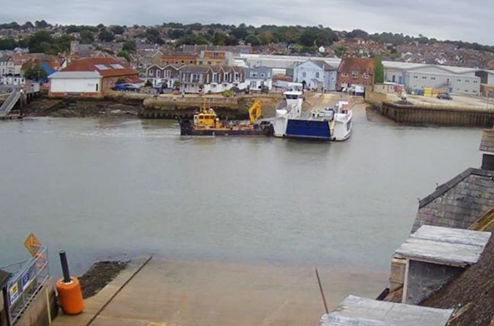 BOAT BOUGHT IN TO ASSIST FLOATING BRIDGE CROSS THE MEDINA