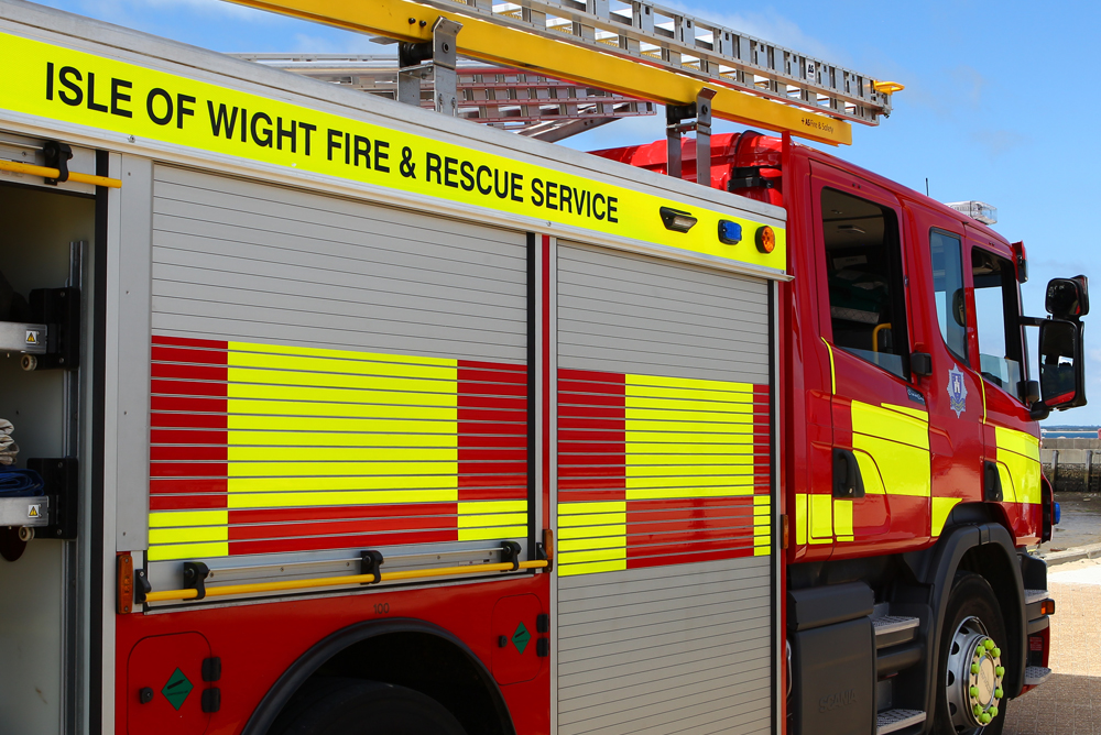 MULTI-AGENCY RESCUE AS PEOPLE GET STUCK IN THE MUD AT RYDE HARBOUR