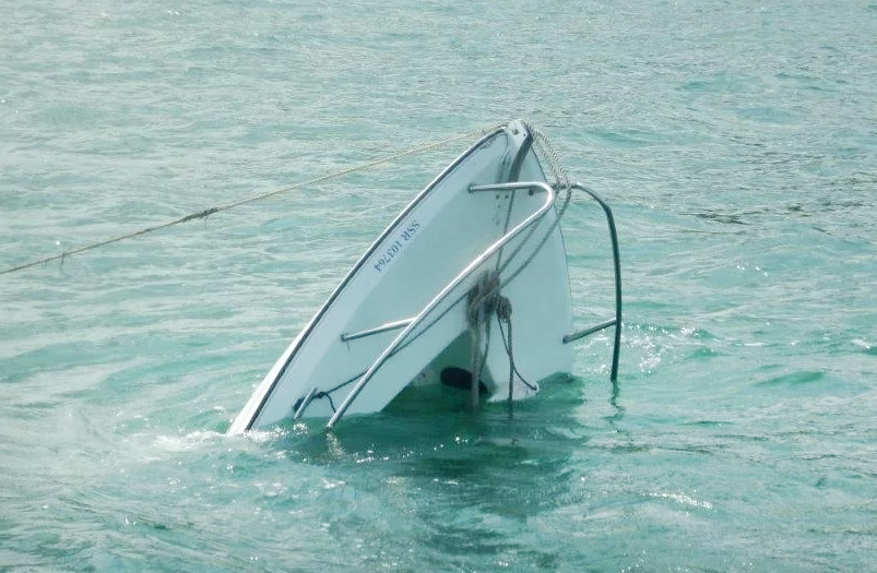 COASTGUARD SEARCH AS SEMI-SUNKEN VESSEL FOUND OFF EAST COWES