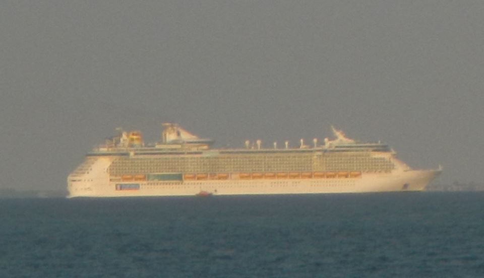 BEMBRIDGE RNLI COMPLETE MEDIVAC FROM CRUISE LINER OFF THE ISLE OF WIGHT
