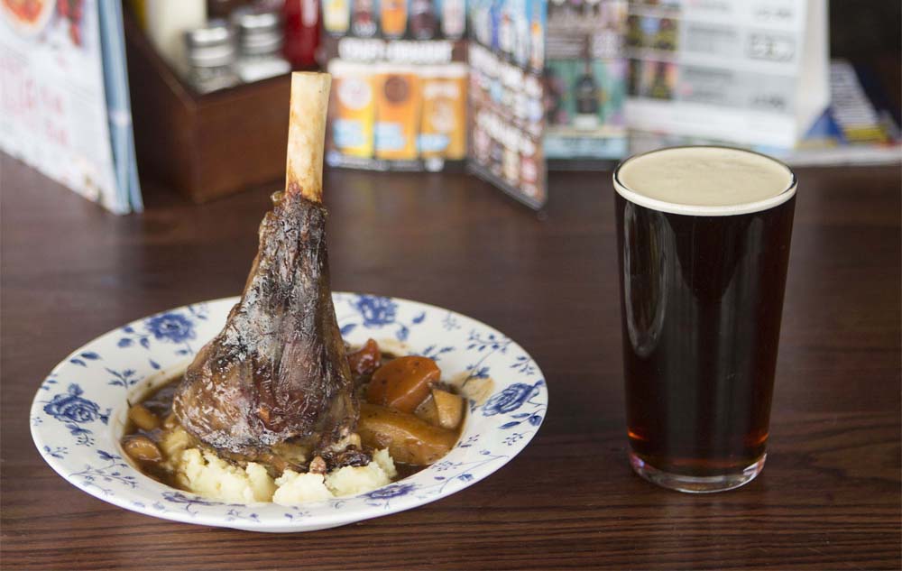WETHERSPOON PUBS TO SLASH FOOD AND DRINK PRICE BY 7.5% ON THURSDAY