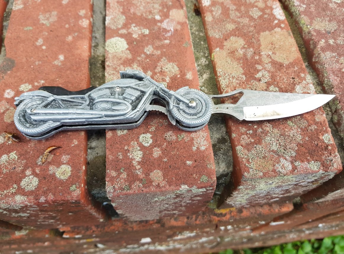 KNIFE TAKEN OFF THE STREETS BY POLICE AFTER NEWPORT FIND