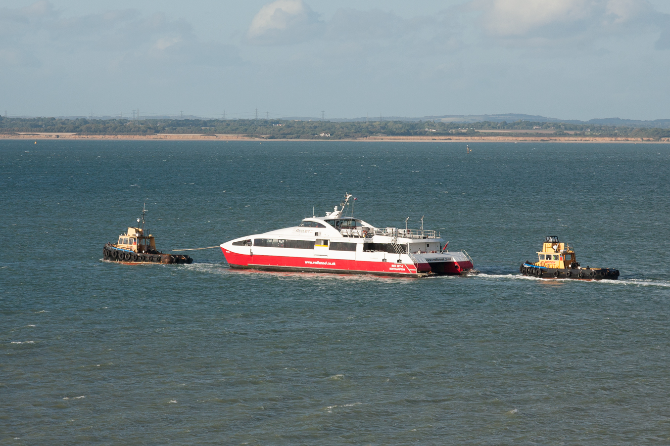 TECHNICAL ISSUE FORCES SUSPENSION OF RED JET WHILST WIGHTLINK STRUGGLE WITH THE WIND