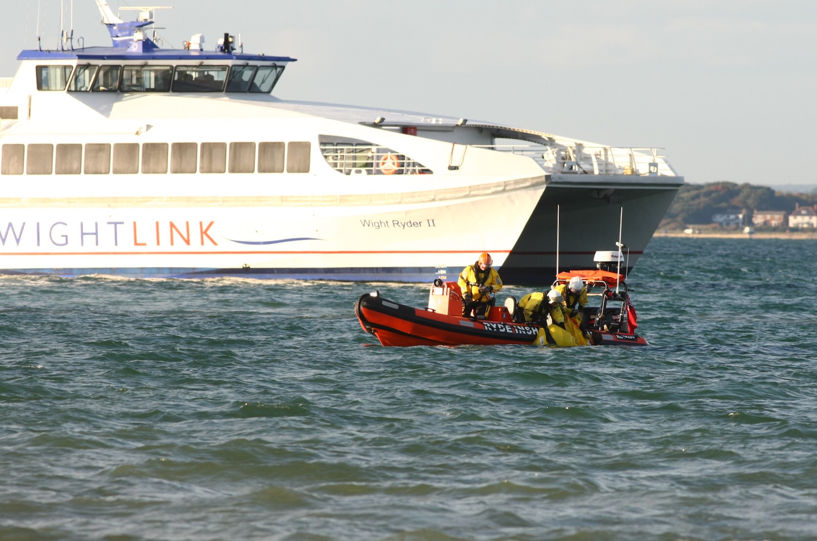 WIGHTLINK AND COASTGUARD RESPOND TO MAYDAY ALERT OFF RYDE