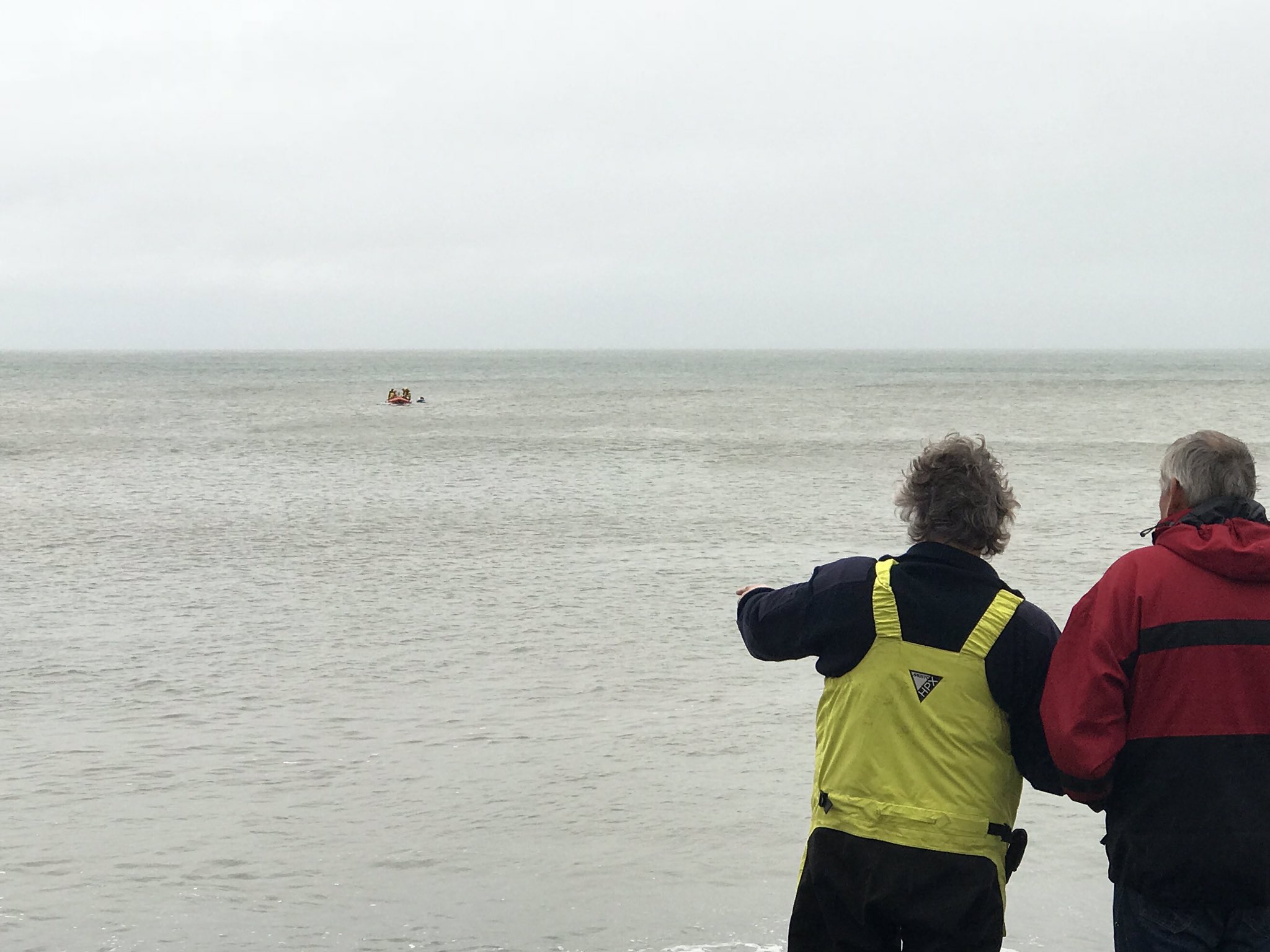 PADDLE BOARDERS IN DIFFICULTY AT FRESHWATER BAY