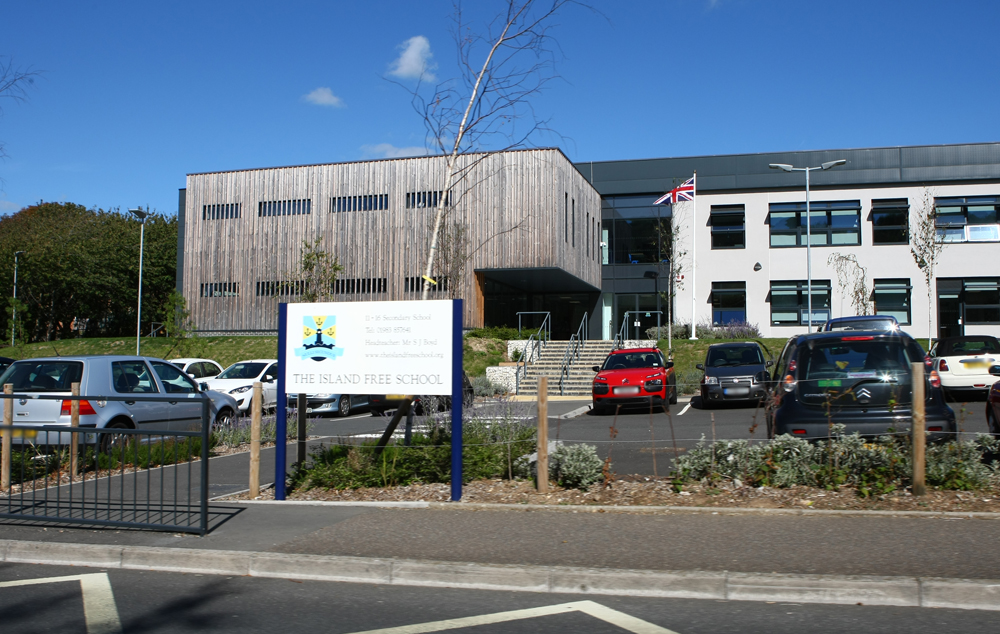 LABOUR ISLE OF WIGHT SPEAK OUT ABOUT ISLAND FREE SCHOOL’S ‘EXORBITANT FEES’