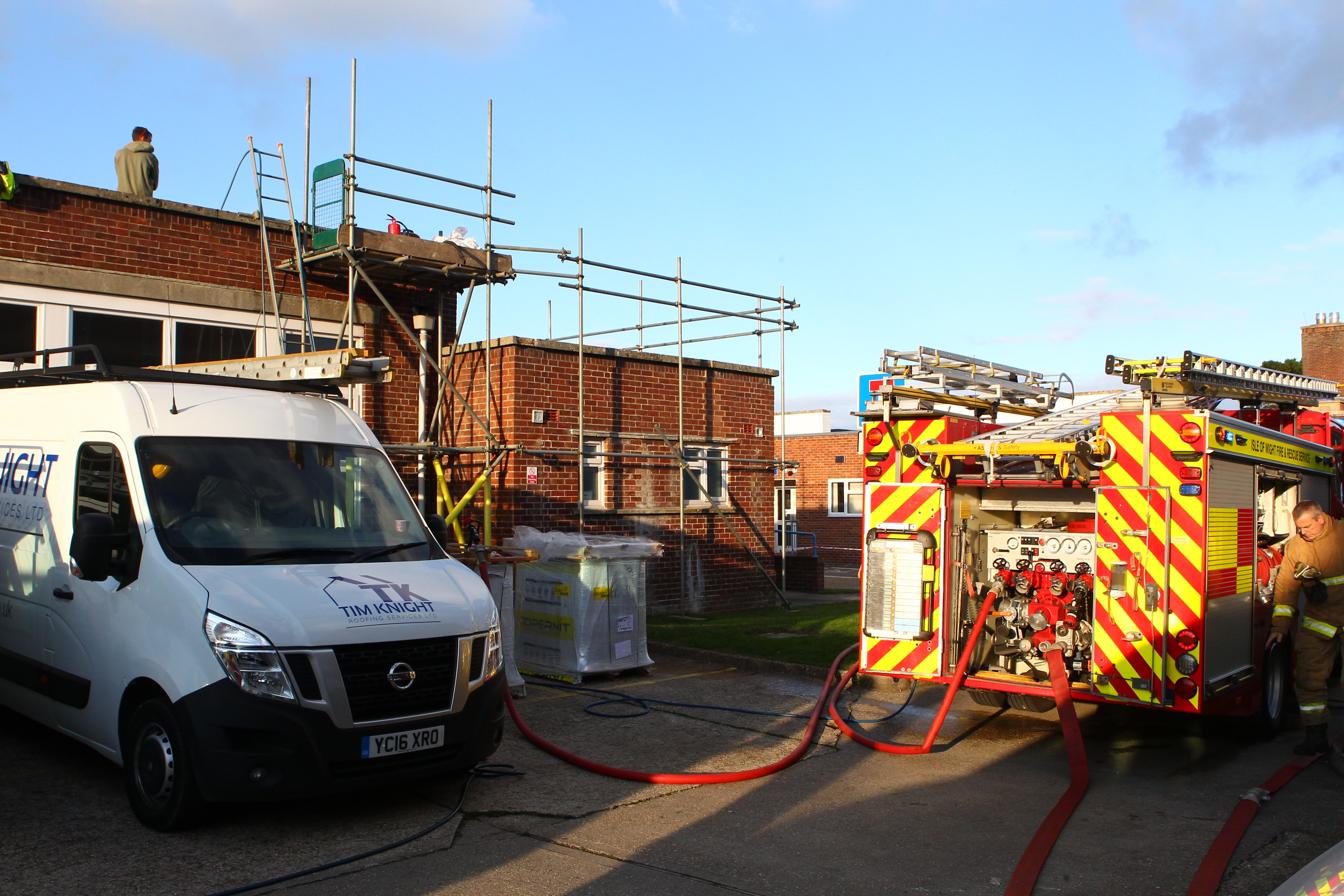 FIRE SERVICE MOBILISED TO ISLE OF WIGHT COLLEGE