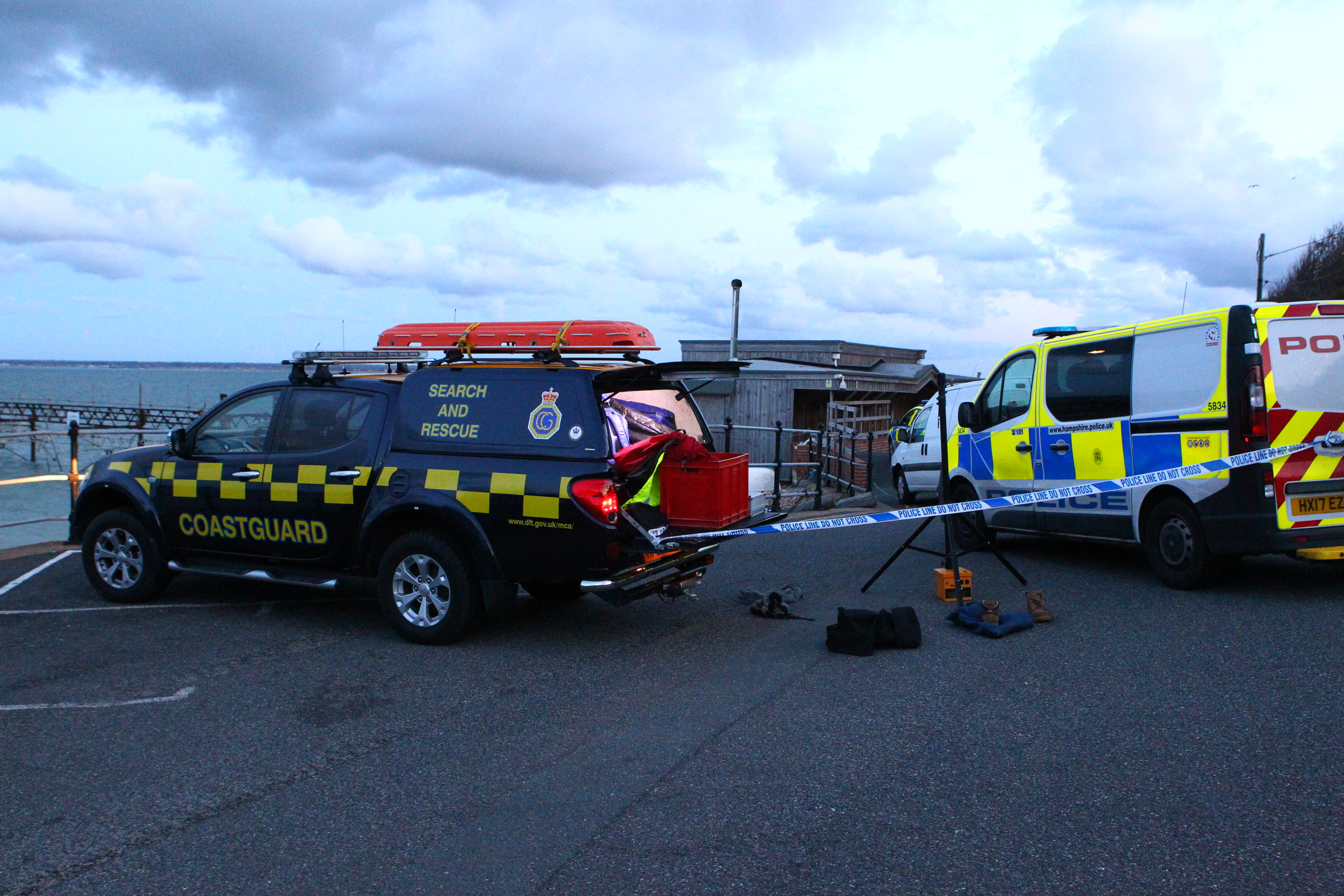 POLICE AND HM COASTGUARD RESPOND TO MAN ON PIER AT TOTLAND