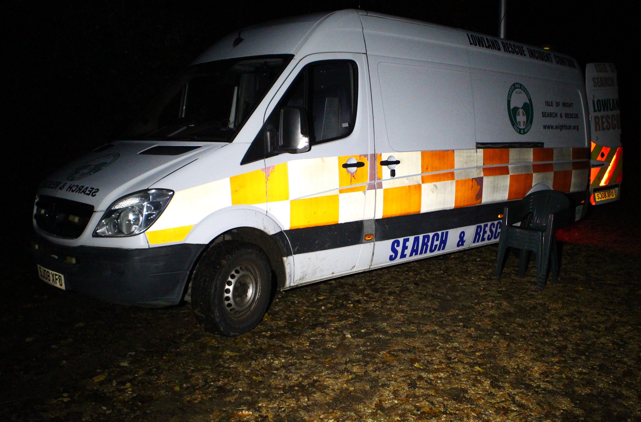 MISSING PERSON SEARCH UNDERWAY IN THE DARK AT PARKHURST FOREST