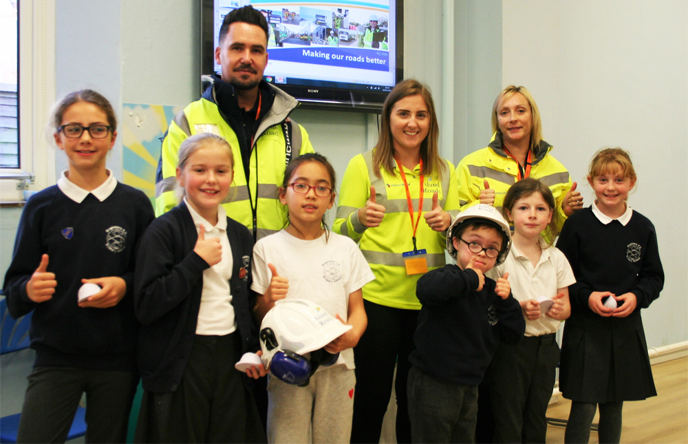 BRIGHSTONE PRIMARY CHILDREN GET ISLAND ROADS SAFETY LESSON