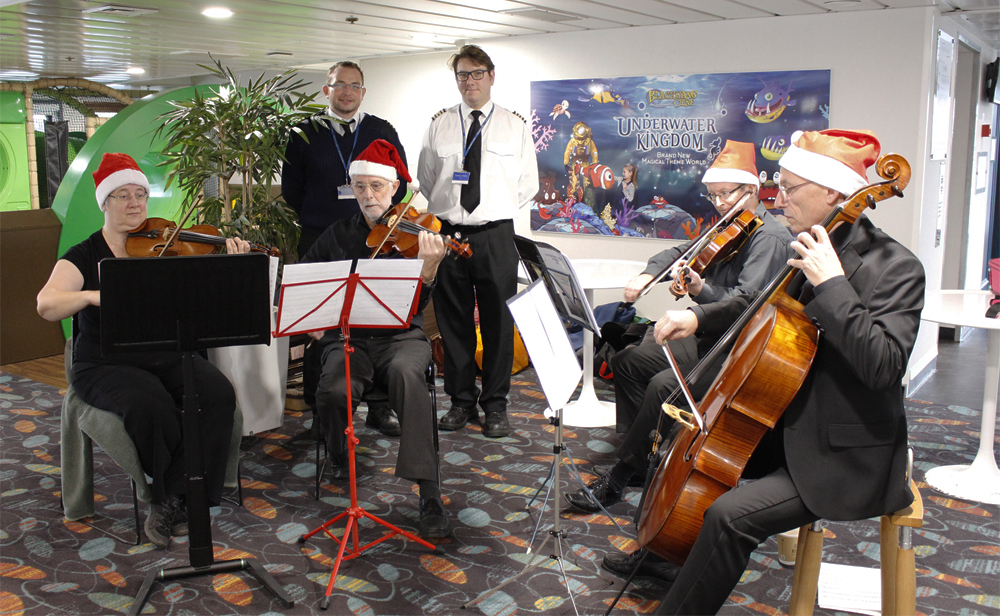 CHRISTMAS ENTERTAINMENT ONBOARD WIGHTLINK’S FERRIES DURING DECEMBER