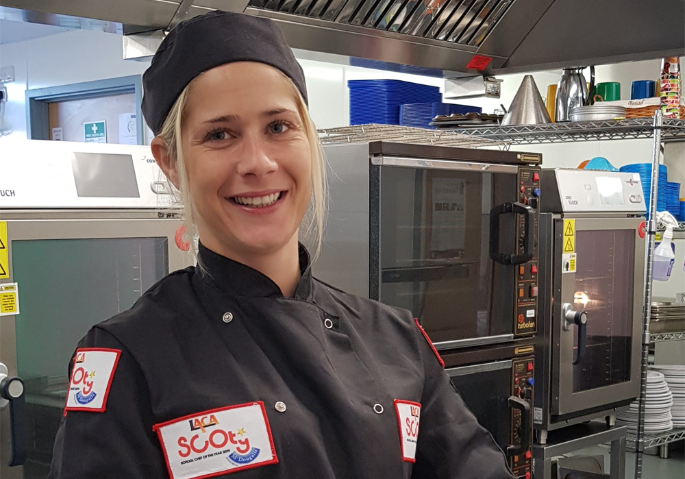 ISLE OF WIGHT DINNER LADY TO BATTLE FOR TOP SCHOOL CHEF TITLE
