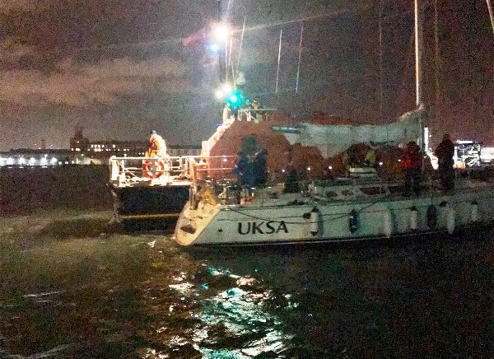 YACHT TOW SEES BEMBRIDGE LIFEBOAT OUT ALL NIGHT
