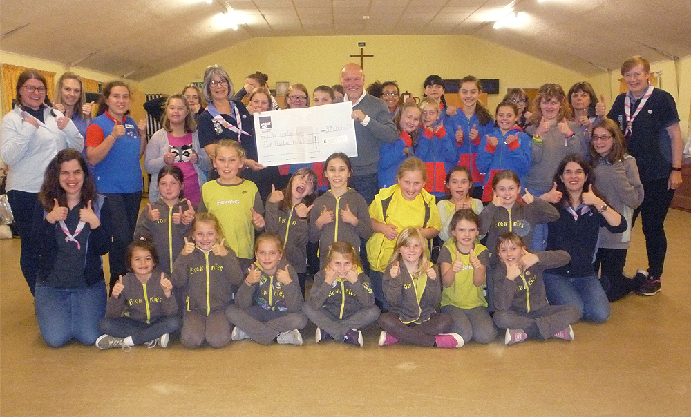 £500 CHEQUE PRESENTED TO GIRLGUIDING ISLE OF WIGHT
