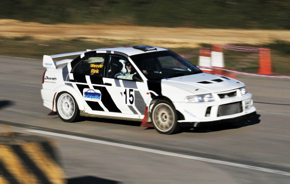 WEAVER WINS CLASS AT BOVINGTON