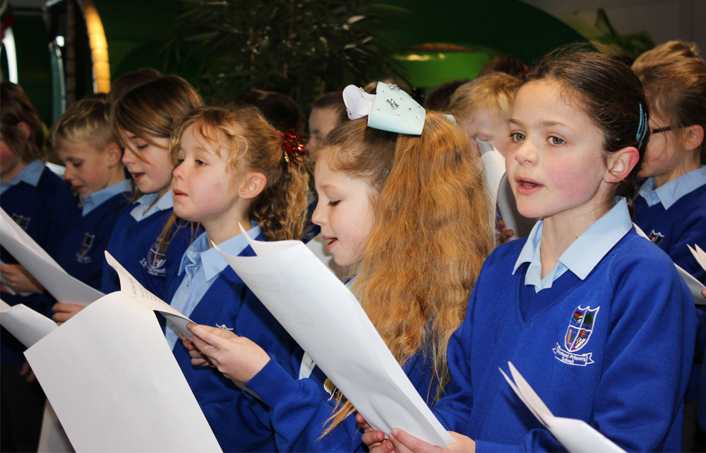 ISLE OF WIGHT SCHOOLS WISH TRAVELLERS A FERRY MERRY CHRISTMAS