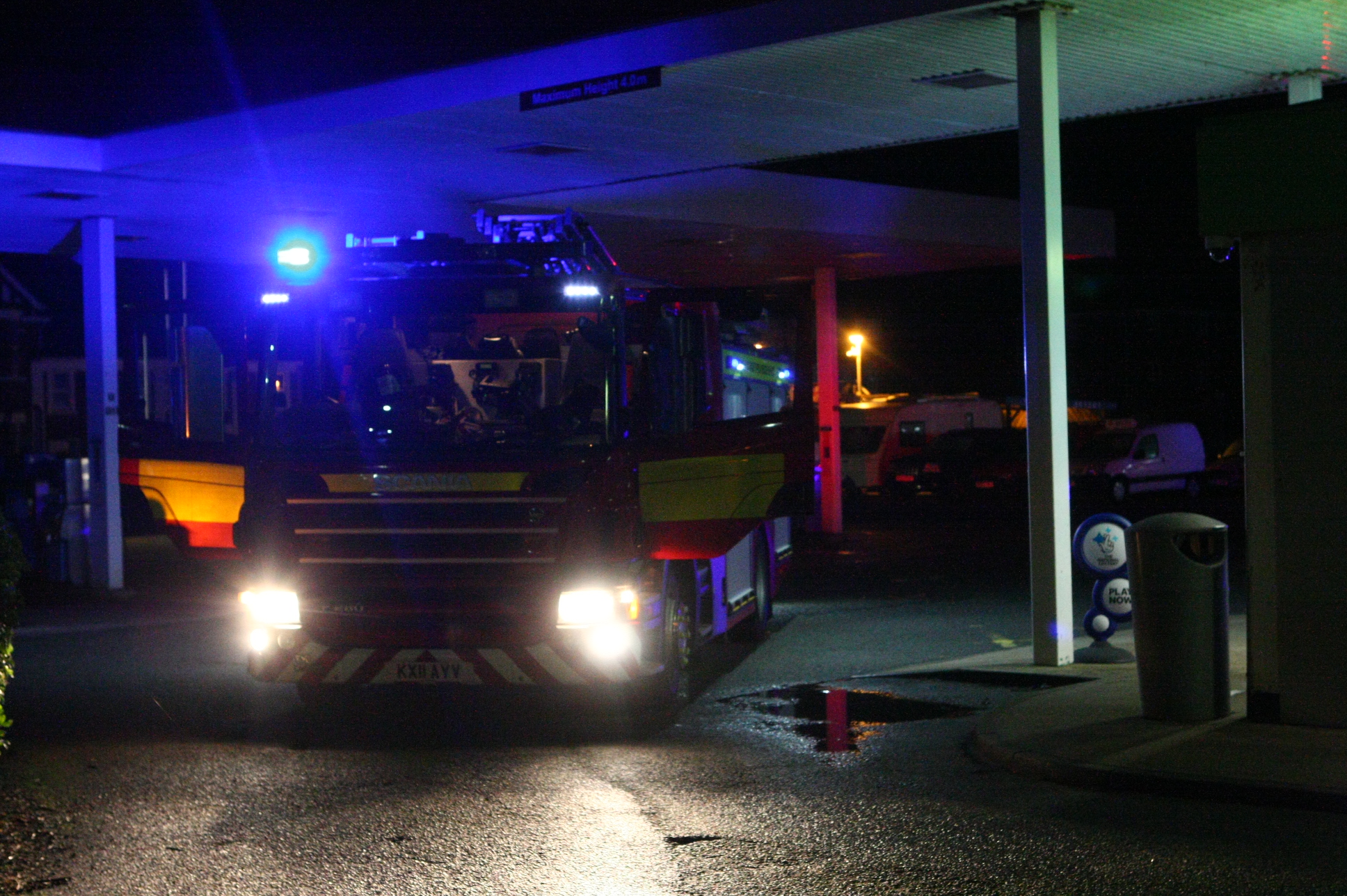FIRE CREWS MOBILISED TO PETROL STATION IN SANDOWN