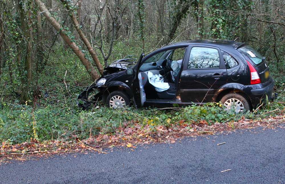 CAR CRASHED AND ABANDONED NEAR RYDE