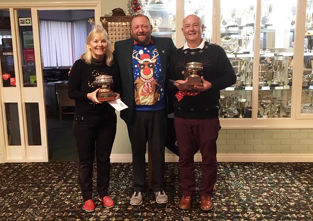 MULLED WINE AND MINCE PIES ENJOYED DURING GOLFING CHRISTMAS MIXED FOURSOMES