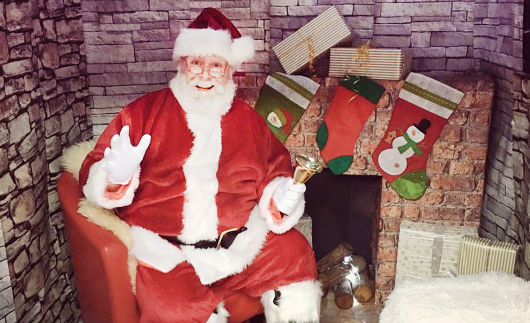 JOLLY HAPPY SOUL SPREADS FESTIVE CHEER TO ALL THROUGHOUT COWES