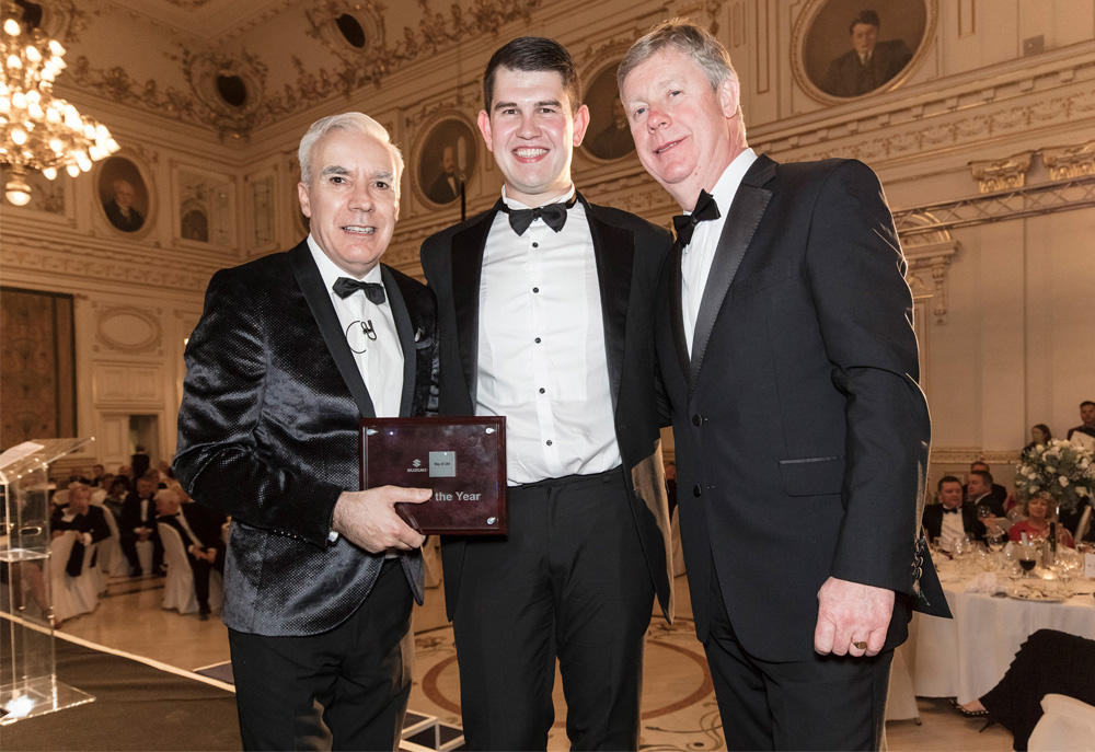 LESLIES SUZUKI SCOOP ‘DEALER OF THE YEAR’ AWARD